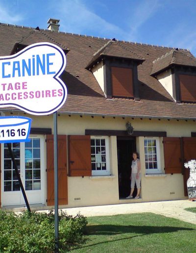 Alimentations et Accessoires pour Chiens et Chats. Bain Libre Service Vernon, Saint Marcel, Bonnières sur Seine, Gaillon, Eure. Toilettage Chiens toutes races et toutes tailles à Saint Marcel .